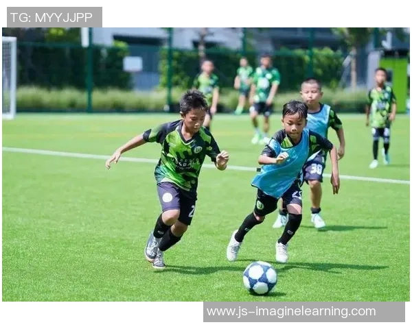 足球明星小宝贝的成长之路与梦想追逐的精彩故事