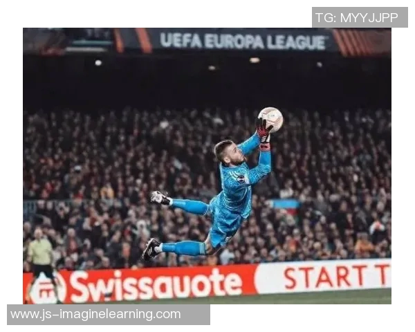 足球明星门将精彩扑救集锦视频回顾展现顶级守门员的绝技与风采